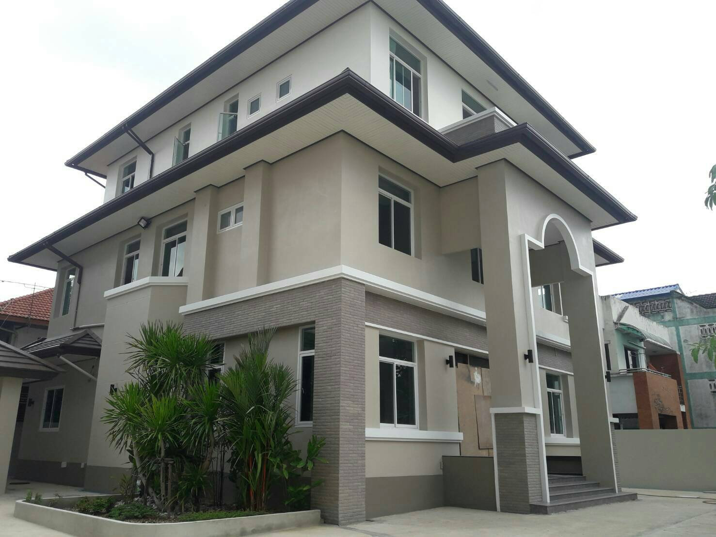 ผลงานบ้าน 3 ชั้น  แบบพิเศษ